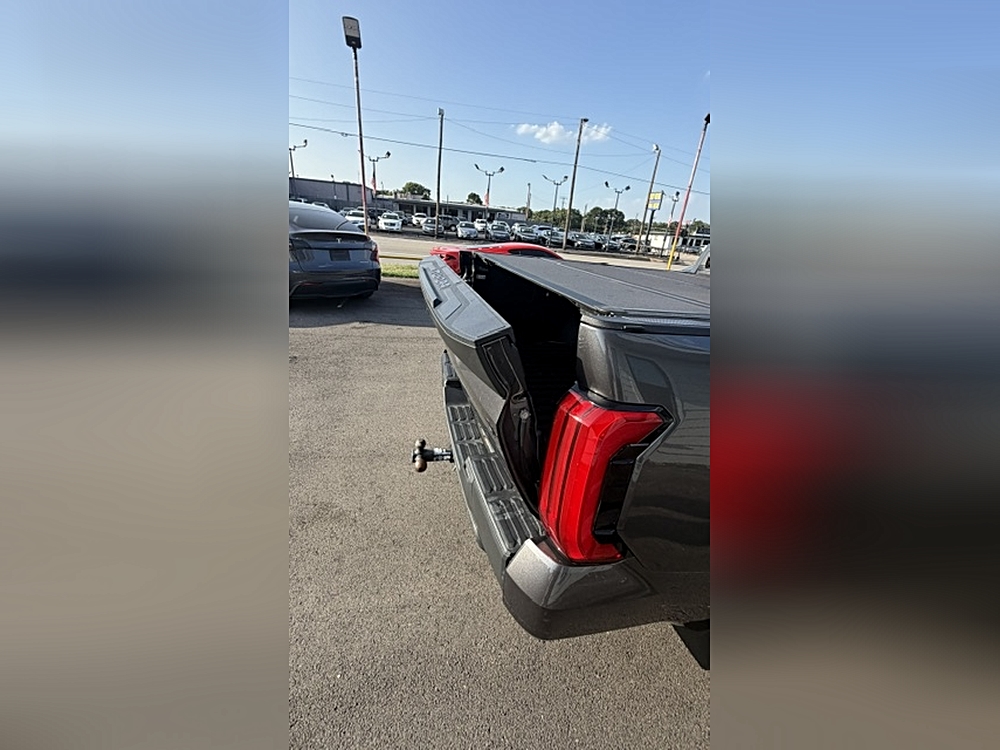 2025 Toyota Tundra SR5 - Photo 12