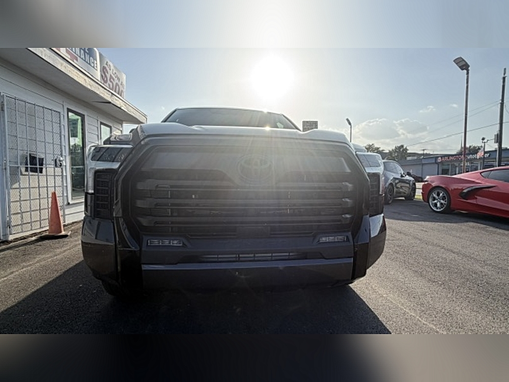 2025 Toyota Tundra SR5 - Photo 9