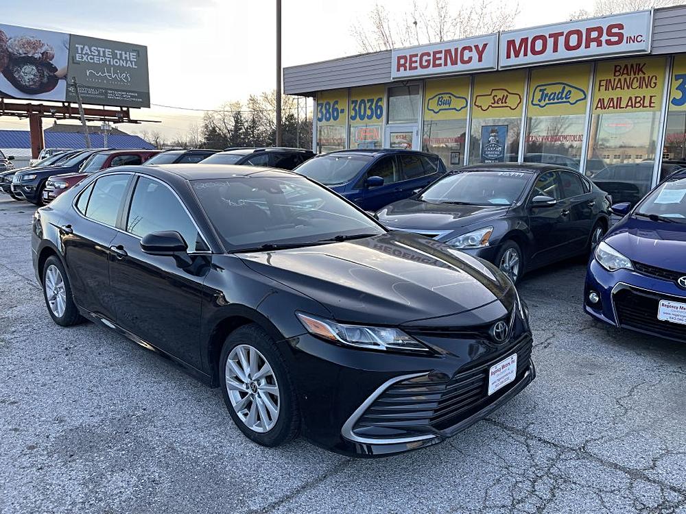 2021 Toyota Camry LE's photo