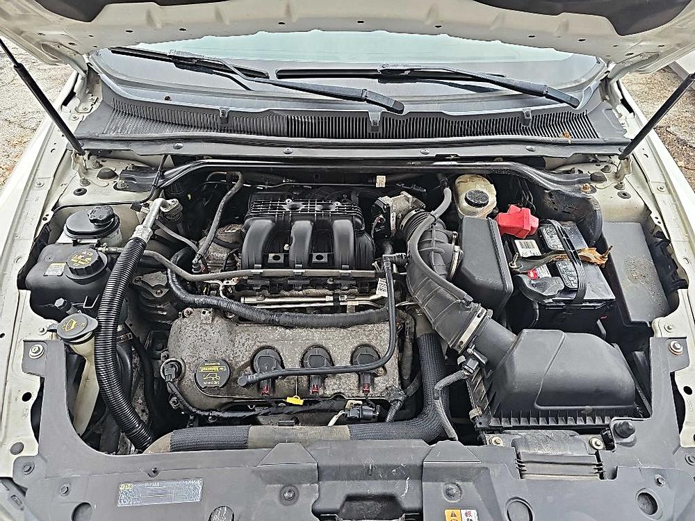 2011 Ford Taurus Limited's photo