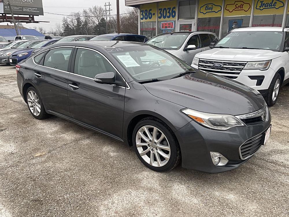 2013 Toyota Avalon Limited's photo