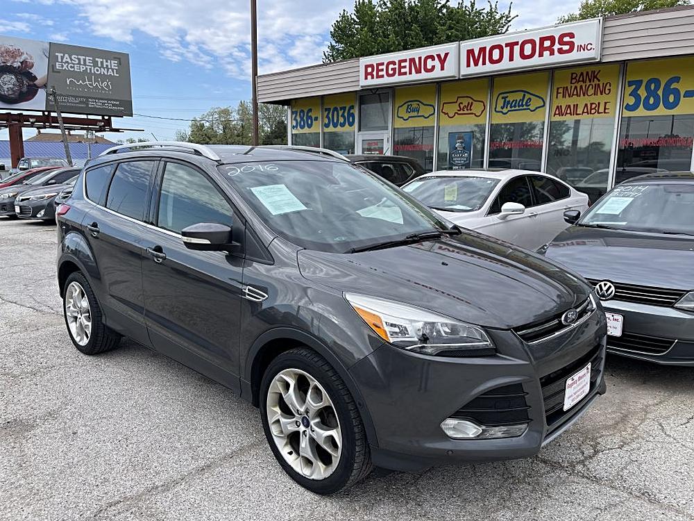 2016 Ford Escape Titanium's photo