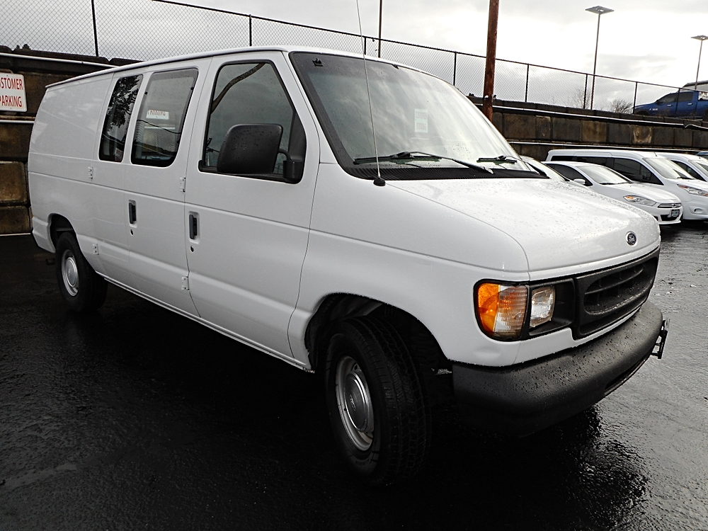1998 Ford Econoline Van BASE's photo