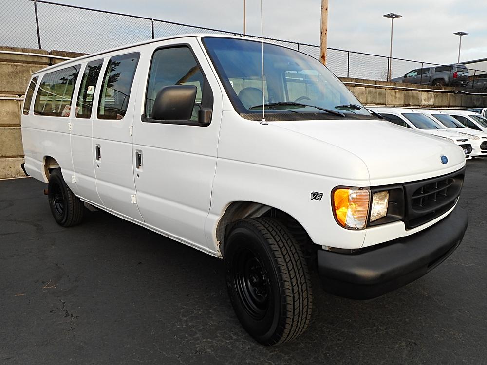 1999 Ford Econoline Wagon XL's photo
