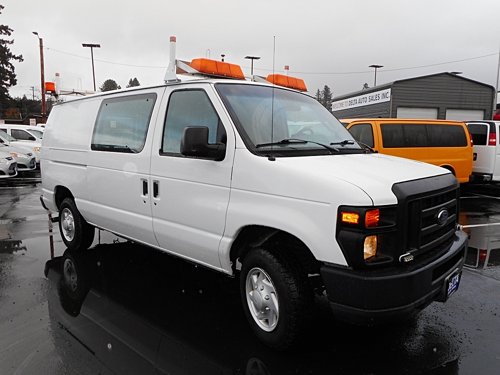 2008 Ford E-Series Econoline Van Commercial's photo
