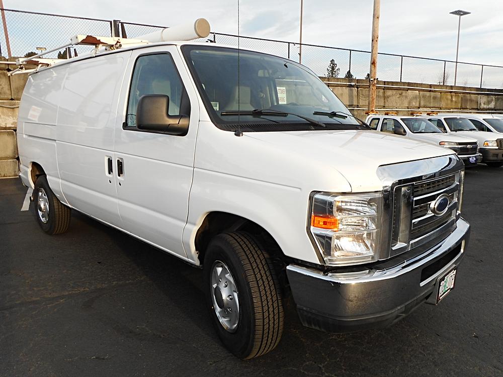 2013 Ford E-Series Econoline Van Commercial's photo
