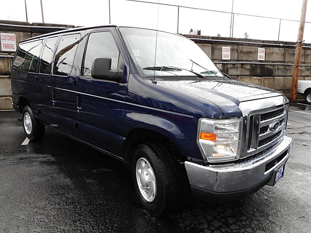 2008 Ford E-Series Econoline Wagon XL