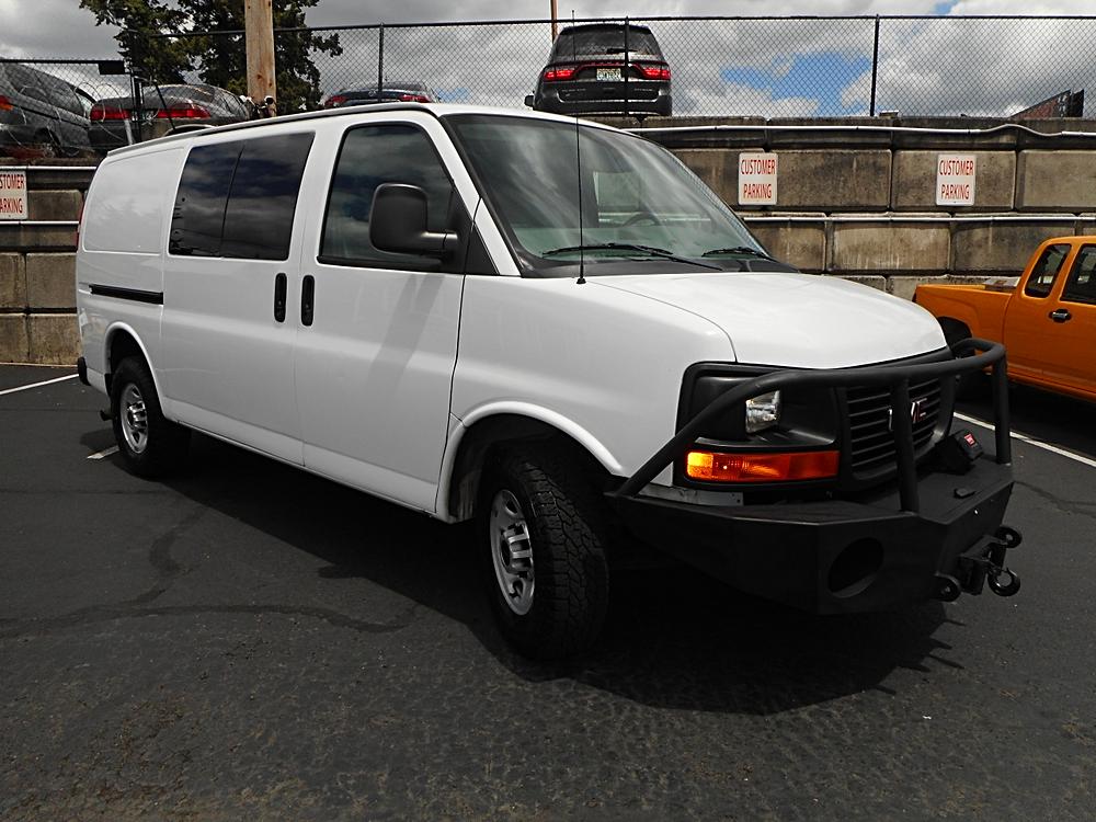 2013 GMC Savana's photo