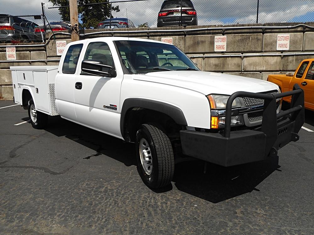 2003 Chevrolet Silverado HD's photo