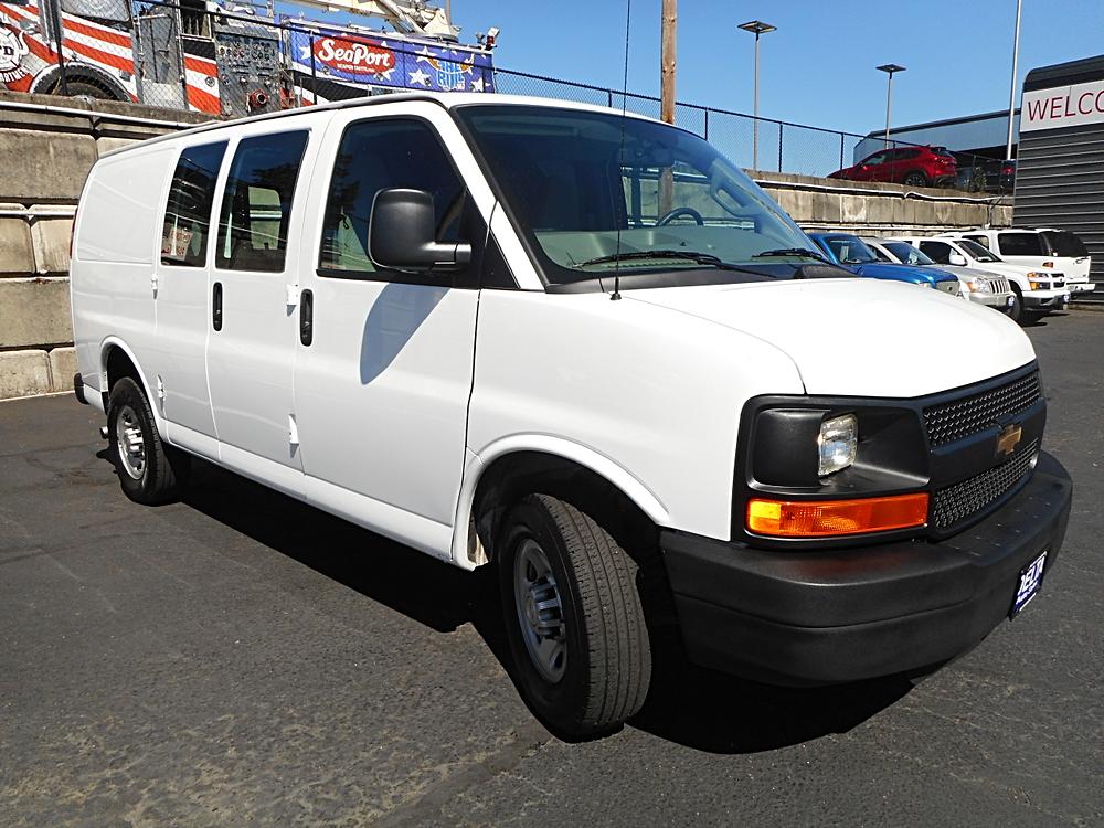 2016 Chevrolet Express 2500 Work Van HD's photo