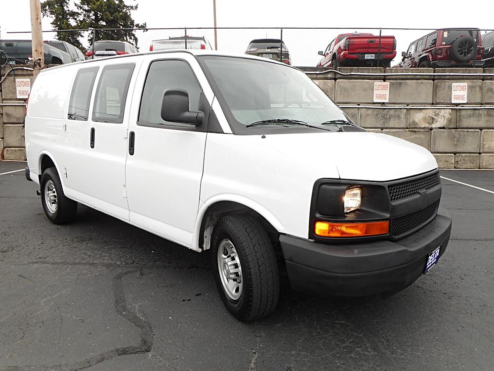 2016 Chevrolet Express 2500 Work Van HD's photo