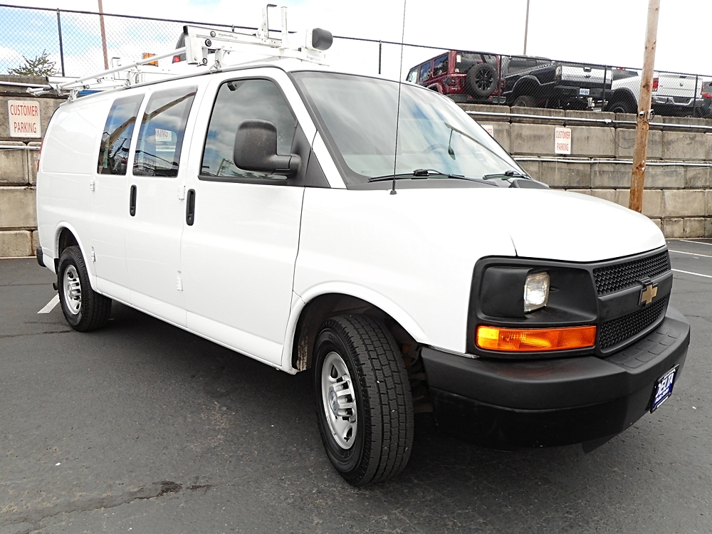 2016 Chevrolet Express 2500 Work Van HD's photo
