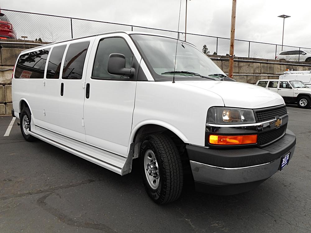 2017 Chevrolet Express Passenger LS