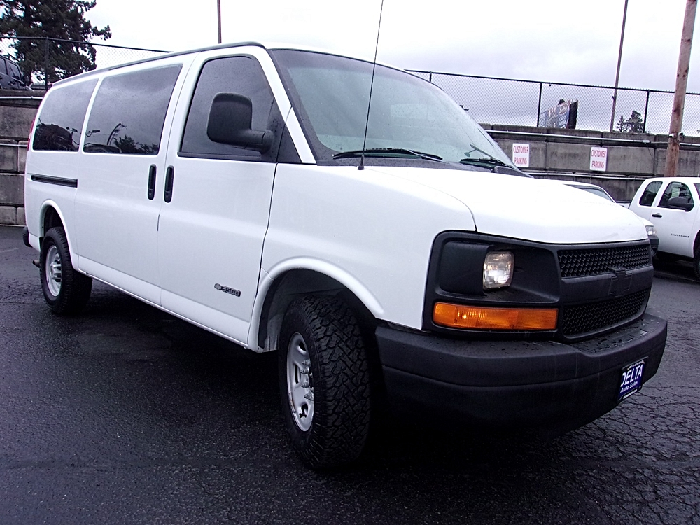 2003 Chevrolet Express Cargo Van 3500 135 WB RWD