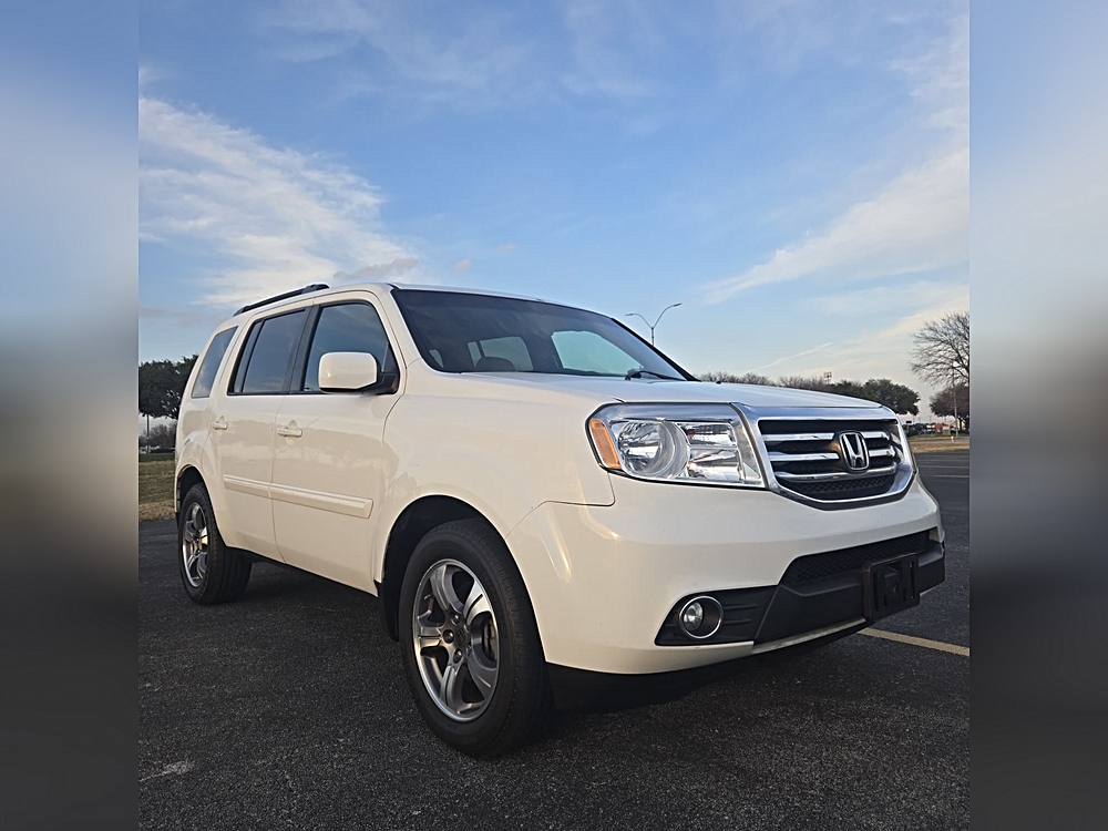 2015 Honda Pilot SE's photo