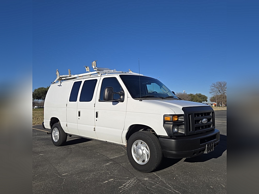 2014 Ford E-Series Base's photo