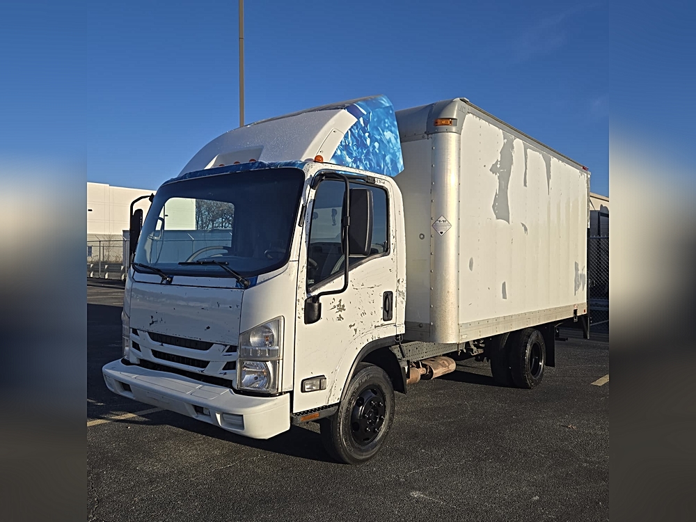 2017 Isuzu NPR's photo