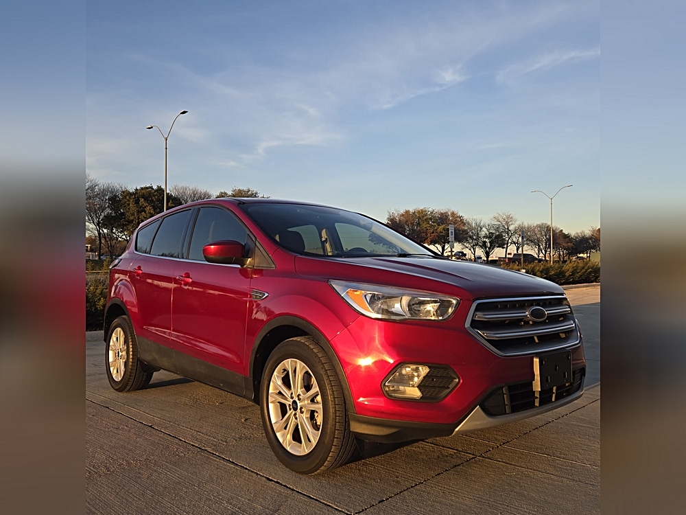 2017 Ford Escape Base's photo