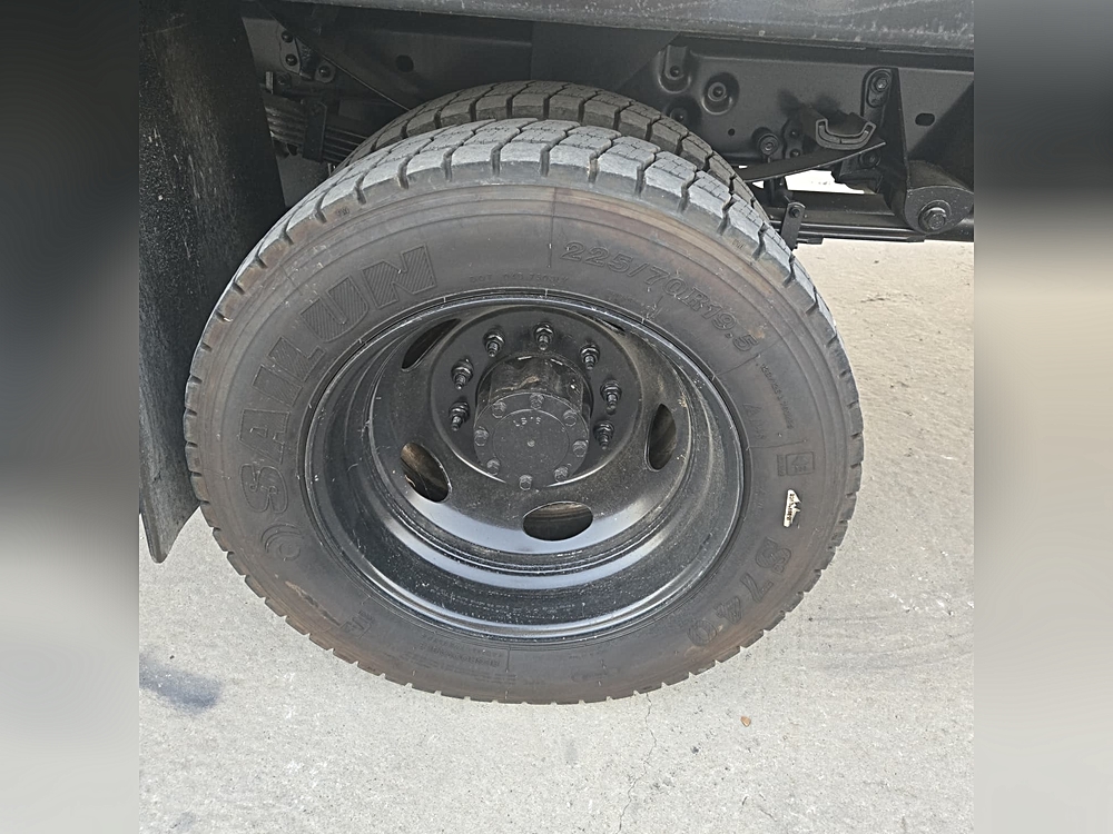 2012 Ford F-550 - Photo 20