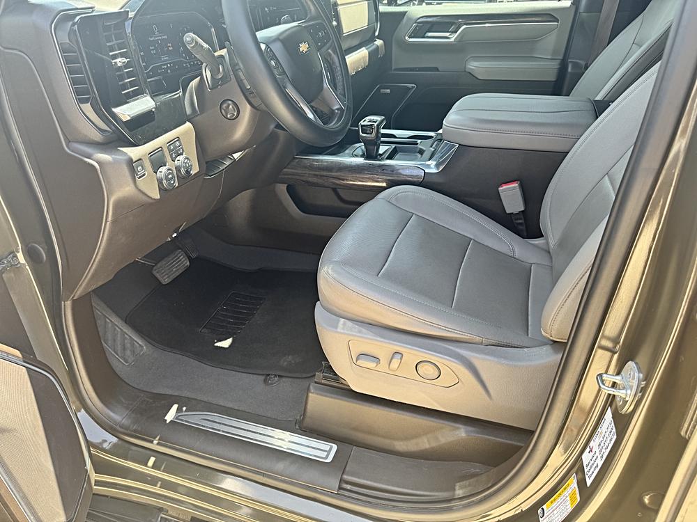 2023 Chevrolet Silverado 1500 LTZ - Photo 13