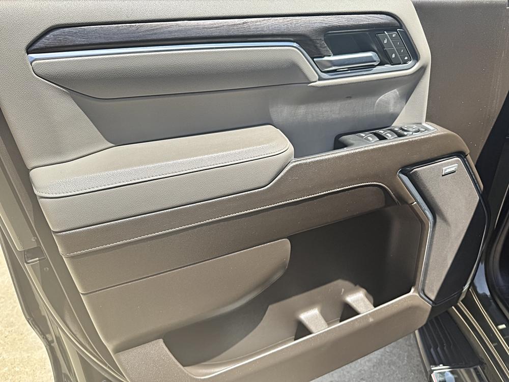 2023 Chevrolet Silverado 1500 LTZ - Photo 12