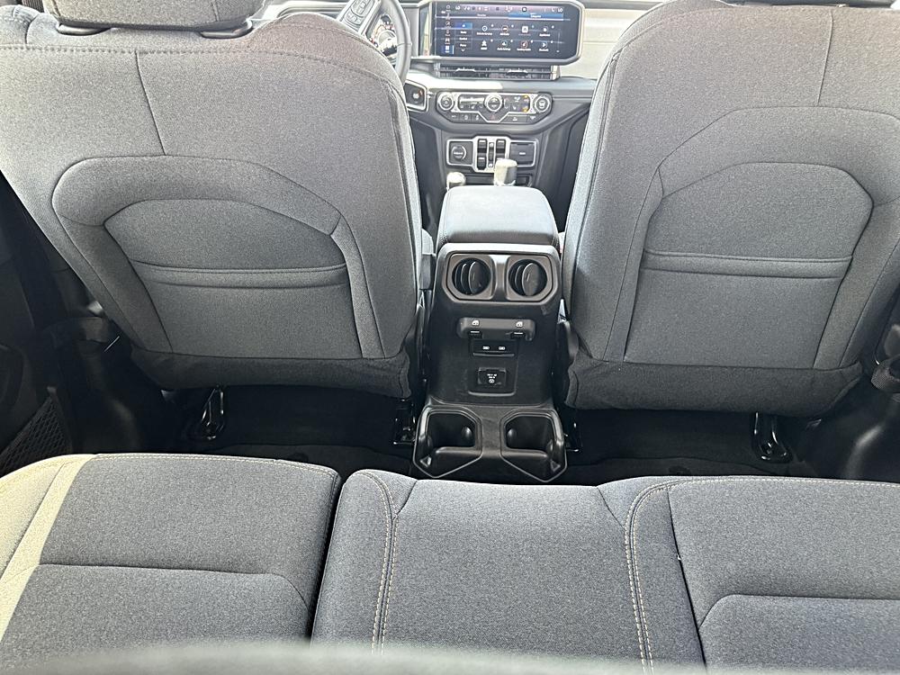 2026 Jeep Wrangler 4-Door Sahara - Photo 24