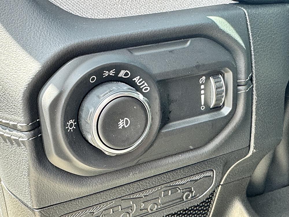 2026 Jeep Wrangler 4-Door Sahara - Photo 16