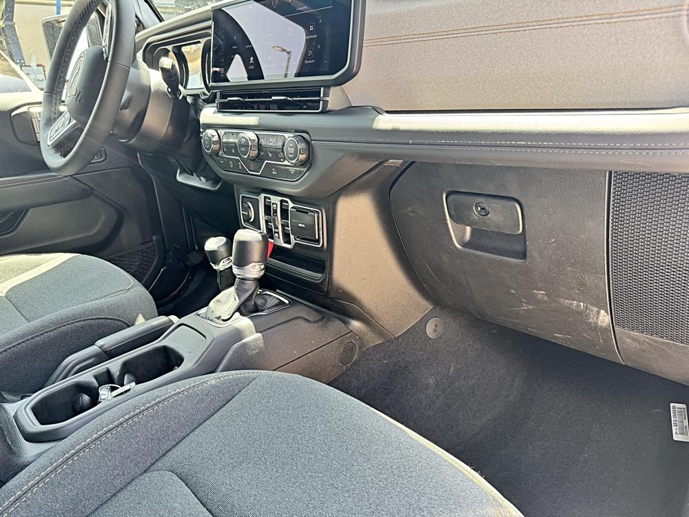 2026 Jeep Wrangler 4-Door Sahara - Photo 28