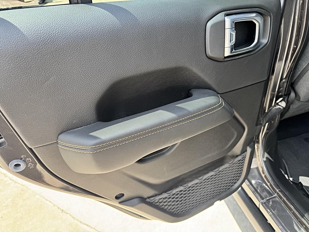 2026 Jeep Wrangler 4-Door Sahara - Photo 18