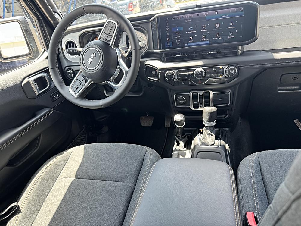 2026 Jeep Wrangler 4-Door Sahara - Photo 33