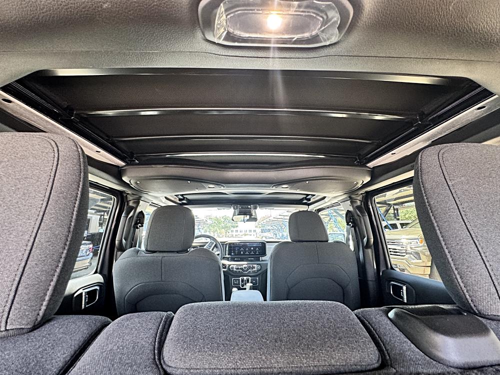 2026 Jeep Wrangler 4-Door Sahara - Photo 26