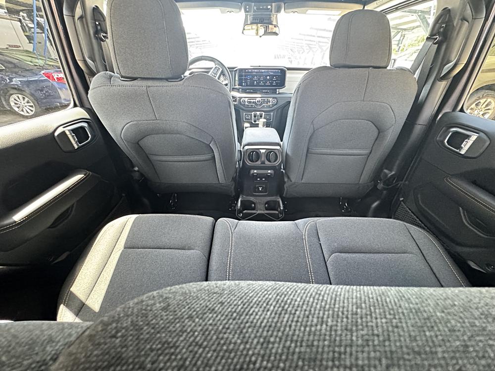 2026 Jeep Wrangler 4-Door Sahara - Photo 25