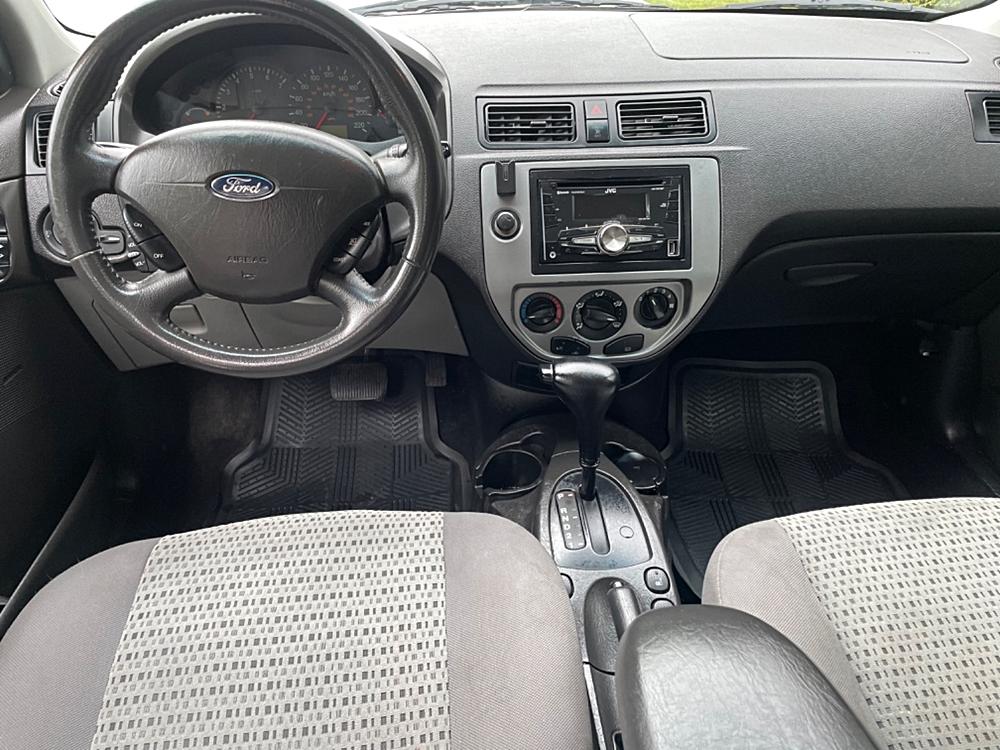 2006 Ford Focus 5dr HB ZX5 S