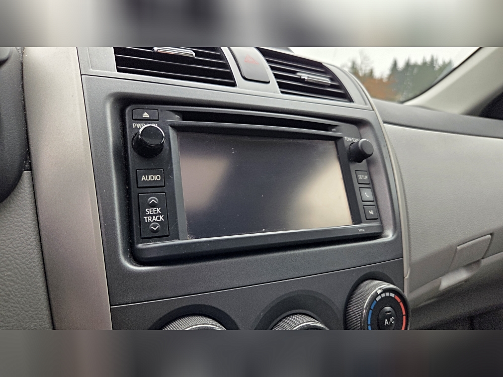 2013 Toyota Corolla LE - Photo 14