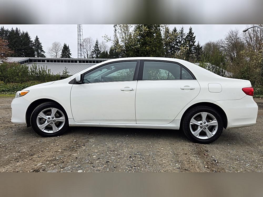 2013 Toyota Corolla LE - Photo 6