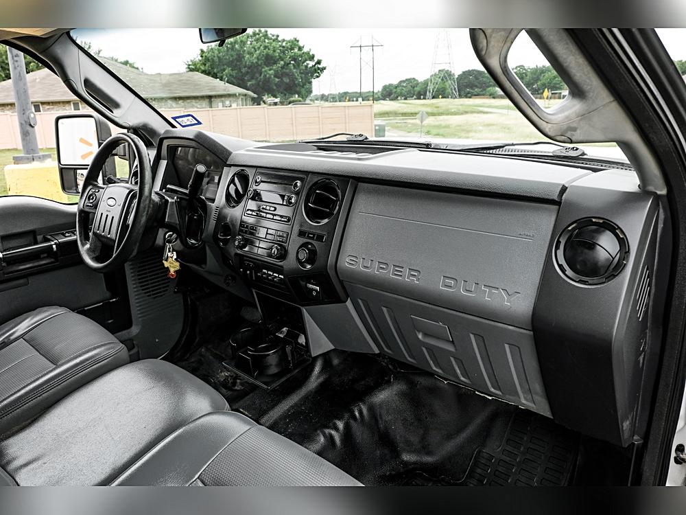 2014 Ford F-350 Super Duty Chassis Cab XL - Photo 13
