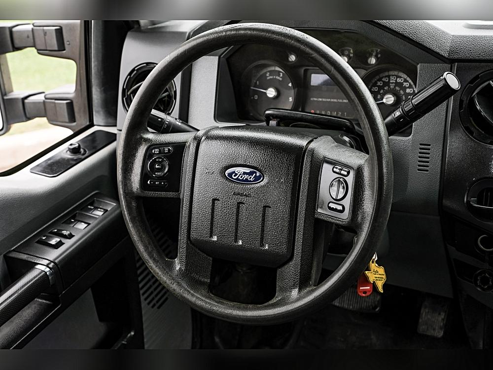 2014 Ford F-350 Super Duty Chassis Cab XL - Photo 17