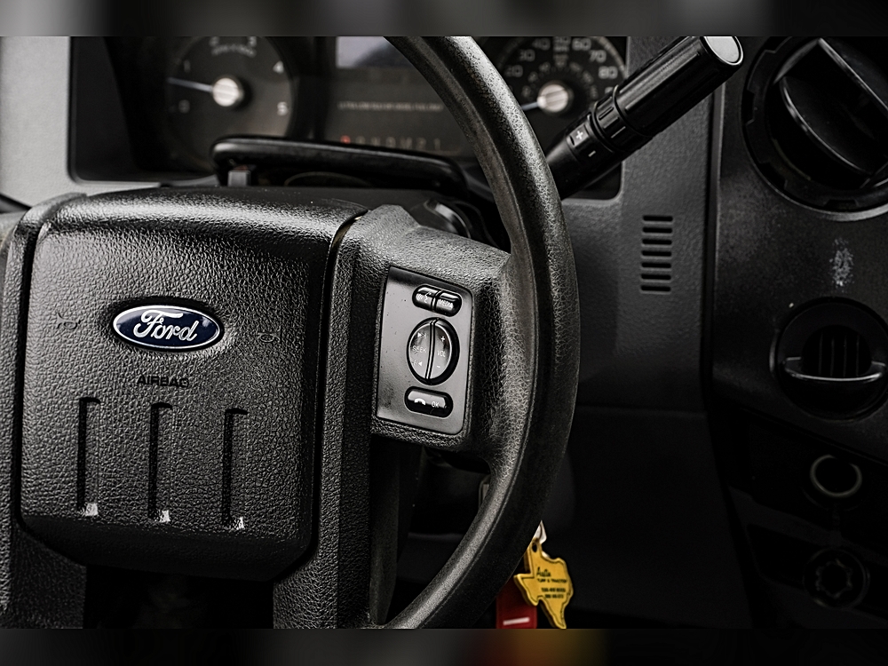 2014 Ford F-350 Super Duty Chassis Cab XL - Photo 19