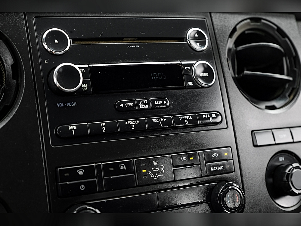 2014 Ford F-350 Super Duty Chassis Cab XL - Photo 22