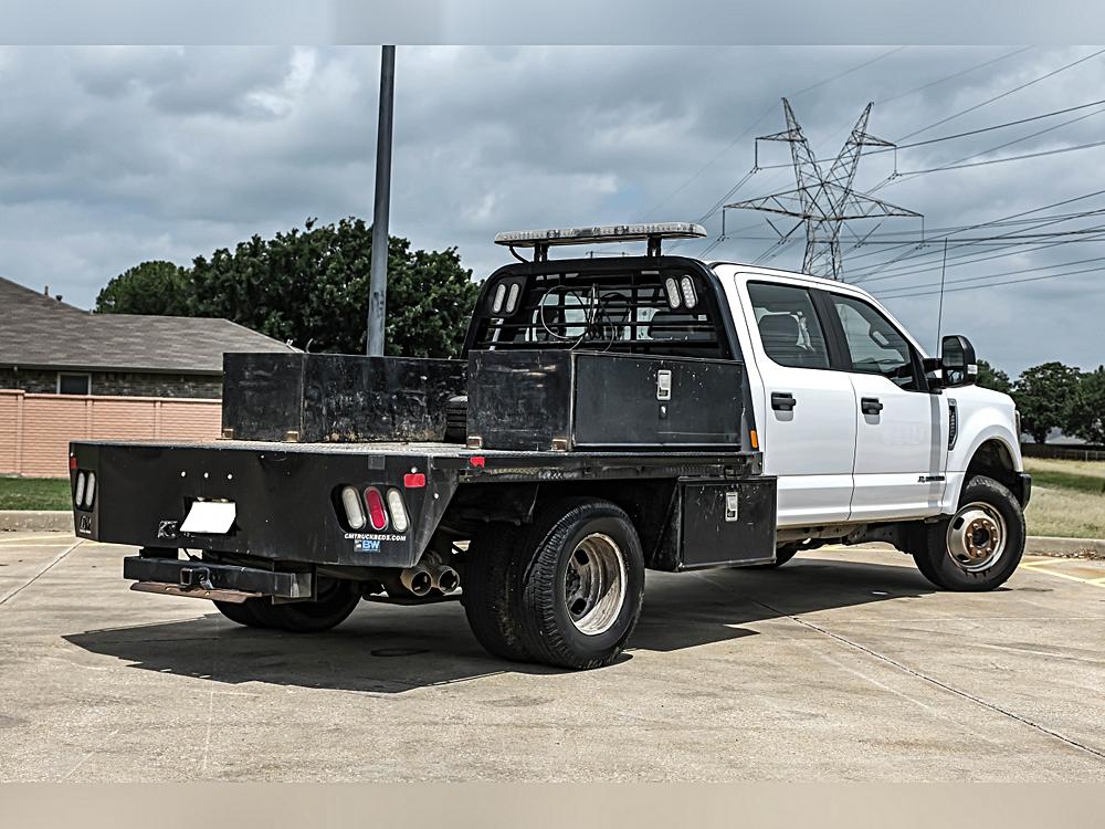 2019 Ford F-350 Super Duty Chassis Cab XL - Photo 9