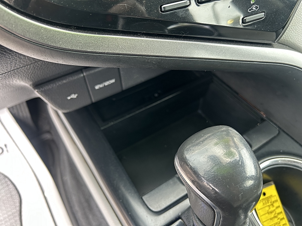 2020 Toyota Camry XLE - Photo 20