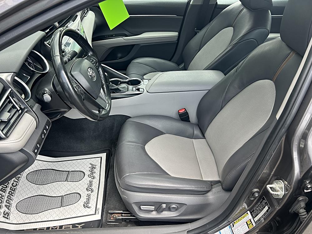 2020 Toyota Camry XLE - Photo 14