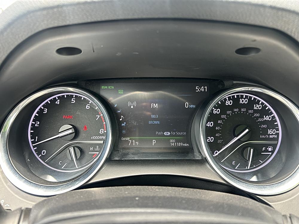 2020 Toyota Camry XLE - Photo 10