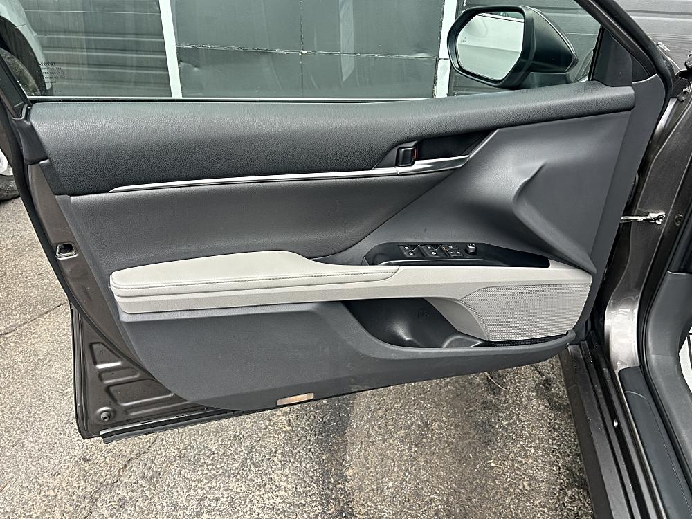 2020 Toyota Camry XLE - Photo 27