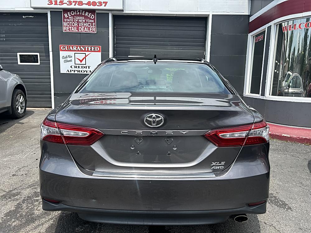 2020 Toyota Camry XLE - Photo 7