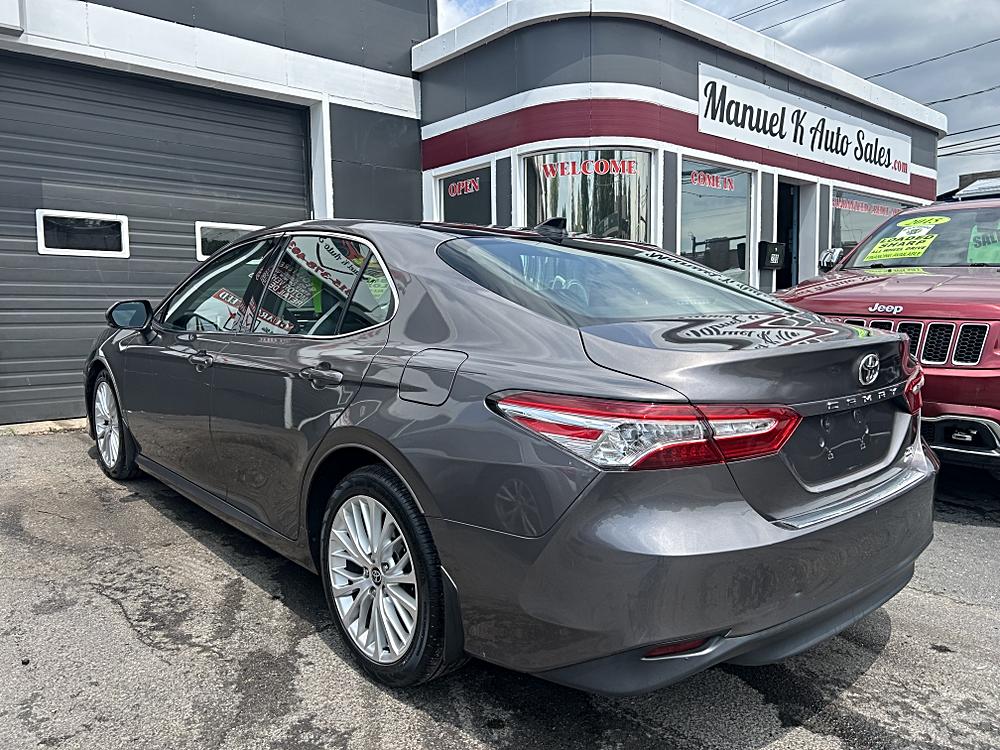2020 Toyota Camry XLE - Photo 6