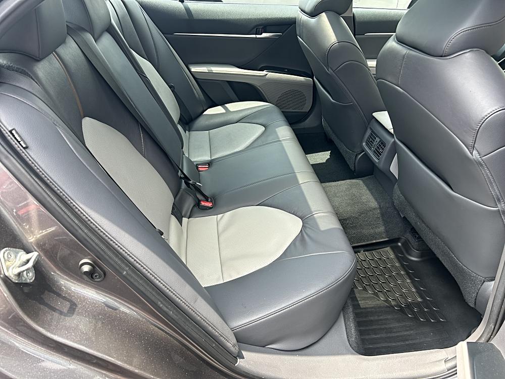 2020 Toyota Camry XLE - Photo 17