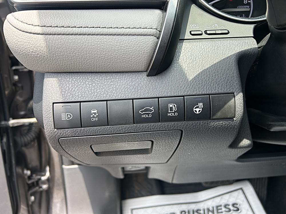 2020 Toyota Camry XLE - Photo 21