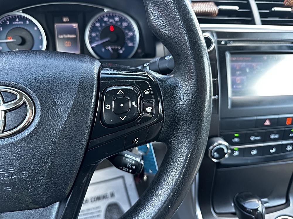 2017 Toyota Camry LE - Photo 39