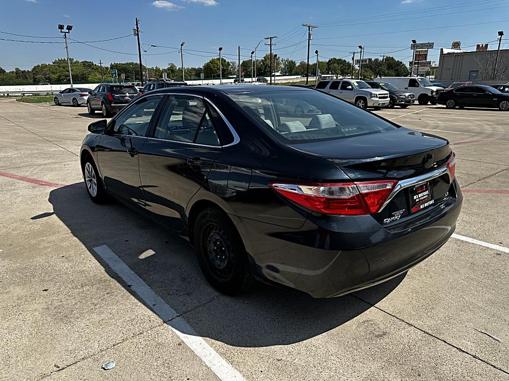 2017 Toyota Camry LE - Photo 29